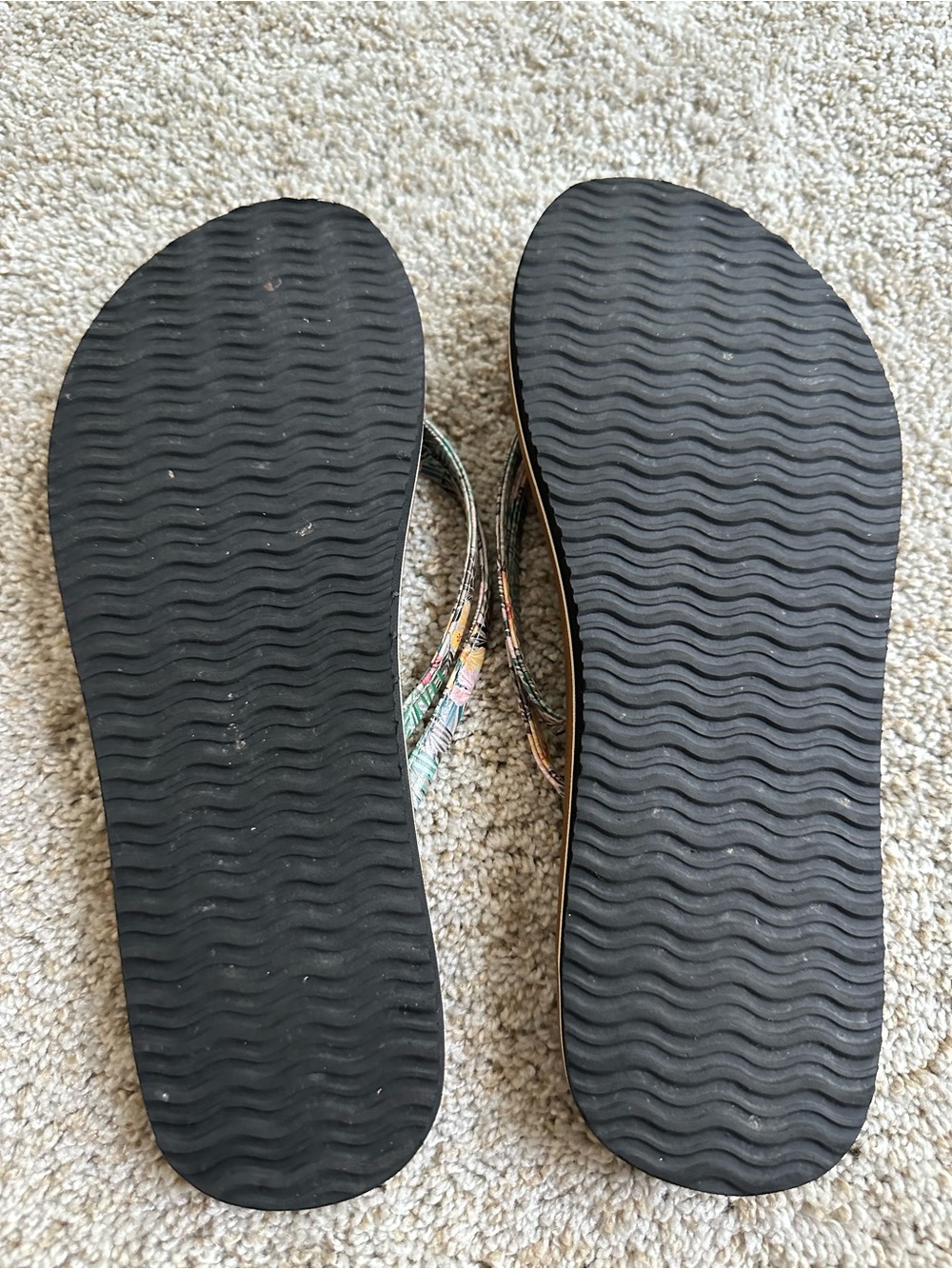 Island Beach Women's Brown Floral Strap Flip Flops - Picture 5 of 5